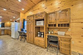 Spacious Kansas Retreat: On-site Disc Golf!