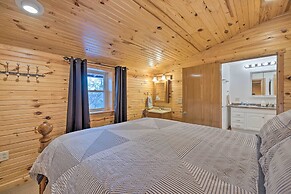 Spacious Kansas Retreat: On-site Disc Golf!