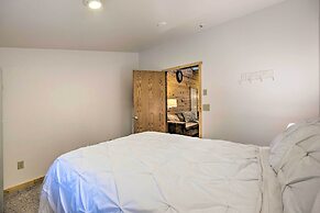 Spacious Kansas Retreat: On-site Disc Golf!