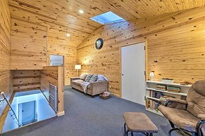 Spacious Kansas Retreat: On-site Disc Golf!