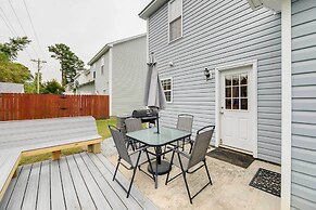 Havelock Townhome w/ Patio ~ 8 Miles to River
