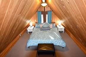 Unique Camano Cabin w/ Mountain + Water Views