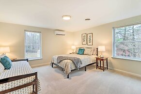 Blakeslee Home w/ Private Hot Tub, 5 Mi to Skiing!