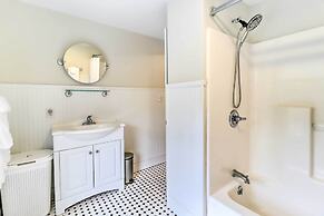 Blakeslee Home w/ Private Hot Tub, 5 Mi to Skiing!