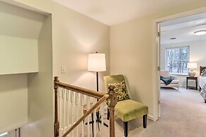 Blakeslee Home w/ Private Hot Tub, 5 Mi to Skiing!