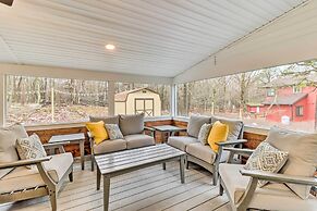 Blakeslee Home w/ Private Hot Tub, 5 Mi to Skiing!