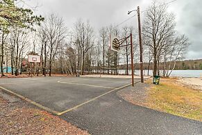Blakeslee Home w/ Private Hot Tub, 5 Mi to Skiing!