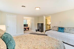 Blakeslee Home w/ Private Hot Tub, 5 Mi to Skiing!