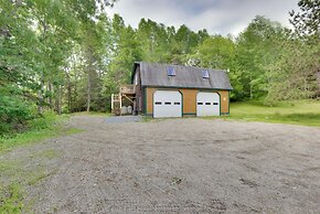 Pet-friendly Prospect Apartment: 7 Mi to Beach!