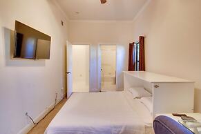 Pet-friendly Houston Home ~ 7 Mi to Downtown!