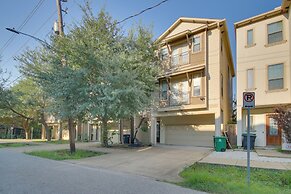 Pet-friendly Houston Home ~ 7 Mi to Downtown!