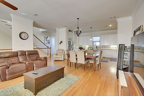 Pet-friendly Houston Home ~ 7 Mi to Downtown!