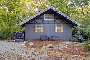 2 Mi to Beech Mtn: Blue Ridge Cabin w/ Deck