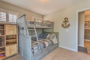 Surf City Escape w/ 6 Decks: Steps To Beach