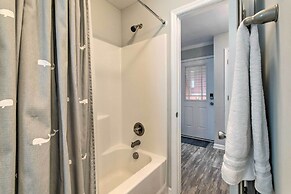 Surf City Escape w/ 6 Decks: Steps To Beach