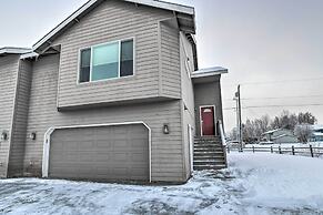 Cozy Anchorage Townhome < Half Mile to Jewel Lake!