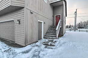 Cozy Anchorage Townhome < Half Mile to Jewel Lake!