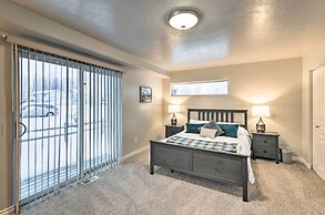 Cozy Anchorage Townhome < Half Mile to Jewel Lake!