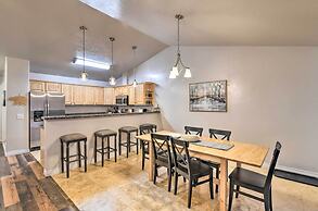 Cozy Anchorage Townhome < Half Mile to Jewel Lake!