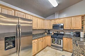 Cozy Anchorage Townhome < Half Mile to Jewel Lake!