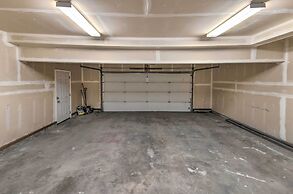 Cozy Anchorage Townhome < Half Mile to Jewel Lake!