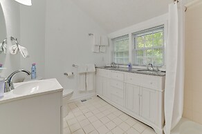 Lake Escape in Cadiz w/ Dock: Families Welcome!