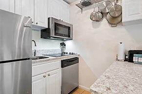 Walk to Bars & Shops: Resort Condo in Hilton Head!