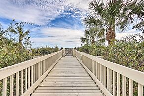 Walk to Bars & Shops: Resort Condo in Hilton Head!