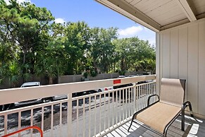 Walk to Bars & Shops: Resort Condo in Hilton Head!