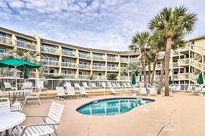 Walk to Bars & Shops: Resort Condo in Hilton Head!