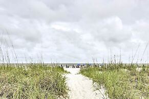 Walk to Bars & Shops: Resort Condo in Hilton Head!