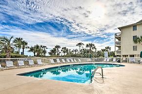 Hilton Head Condo w/ Pool Access - Steps to Beach!