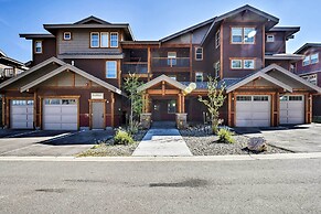 Winter Park Condo w/ Hot Tub & Mountain Views!