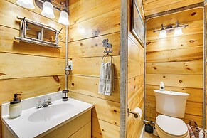 Rustic Searsport Cabin: Loft + Sunroom on 10 Acres
