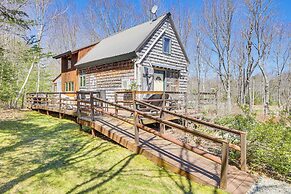 Rustic Searsport Cabin: Loft + Sunroom on 10 Acres