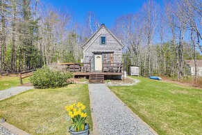 Rustic Searsport Cabin: Loft + Sunroom on 10 Acres