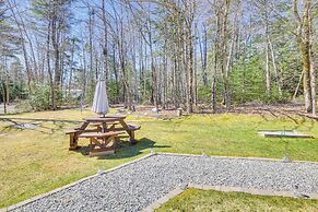 Rustic Searsport Cabin: Loft + Sunroom on 10 Acres