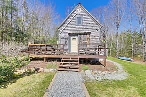 Rustic Searsport Cabin: Loft + Sunroom on 10 Acres