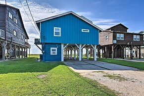 Oceanfront Surfside Beach Home: Deck + Grill!