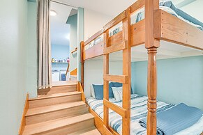 Oceanfront Surfside Beach Home: Deck + Grill!