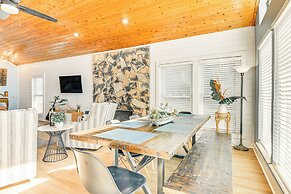 Oceanfront Surfside Beach Home: Deck + Grill!