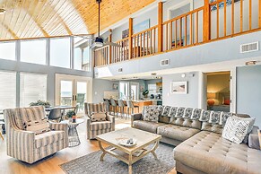 Oceanfront Surfside Beach Home: Deck + Grill!