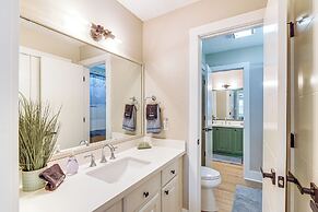 Oceanfront Surfside Beach Home: Deck + Grill!