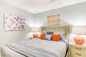 Oceanfront Surfside Beach Home: Deck + Grill!