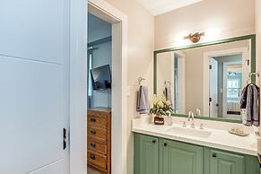 Oceanfront Surfside Beach Home: Deck + Grill!