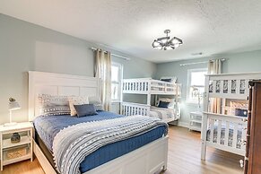 Oceanfront Surfside Beach Home: Deck + Grill!