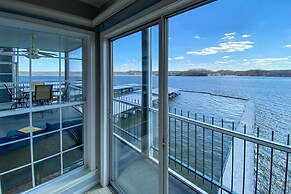 Lake Ozark Waterfront Condo w/ Access to 2 Pools