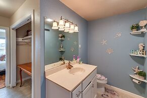 Waterfront Mustang Island Condo w/ Dock!