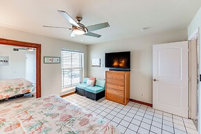 Waterfront Mustang Island Condo w/ Dock!