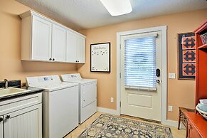Northwest Michigan Duplex: 1/2 Mi to Lake Michigan